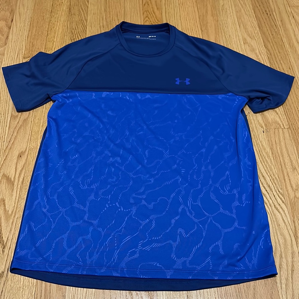 NWOT Under Armour loose heat gear shirt